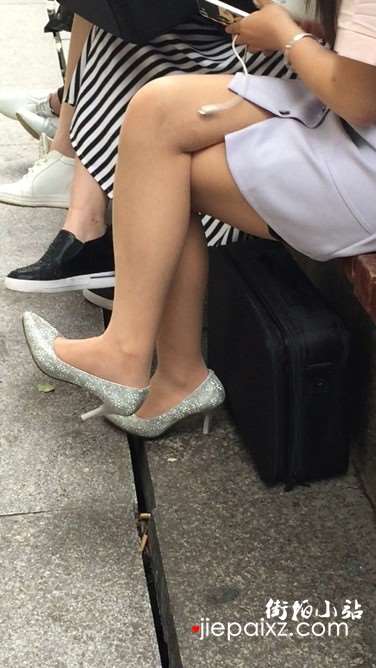 白嫩高跟美腿
