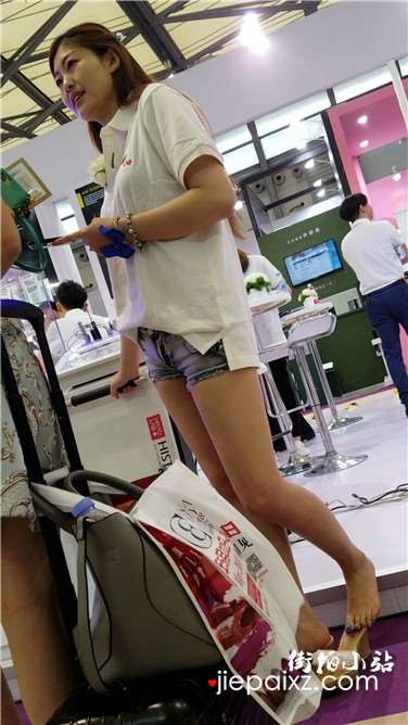 4k超清，极品热裤饱满美三角长腿美女