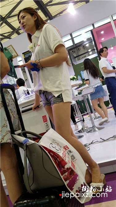 4k超清，极品热裤饱满美三角长腿美女