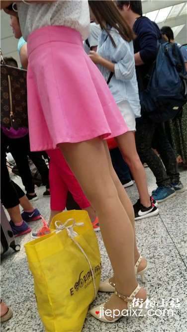 4k超清，粉裙性感美少妇，背影很诱惑哦