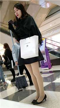 4k超清，气质短裙丝袜高跟文艺小清新美女