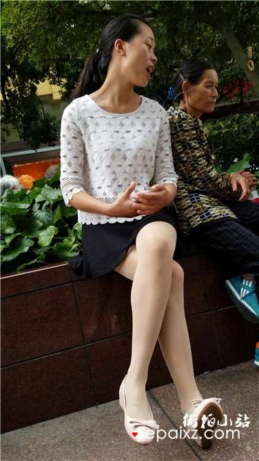 4k超清，街拍性感长腿丝袜美腿韵味美少F