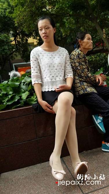4k超清，街拍性感长腿丝袜美腿韵味美少F