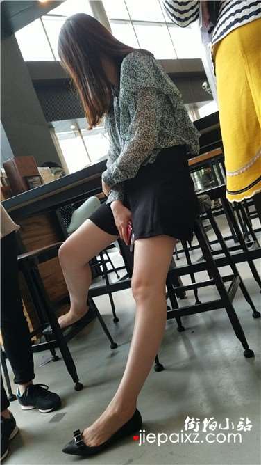 4k超清，极品漂亮性感气质美女，白皙大腿真诱人