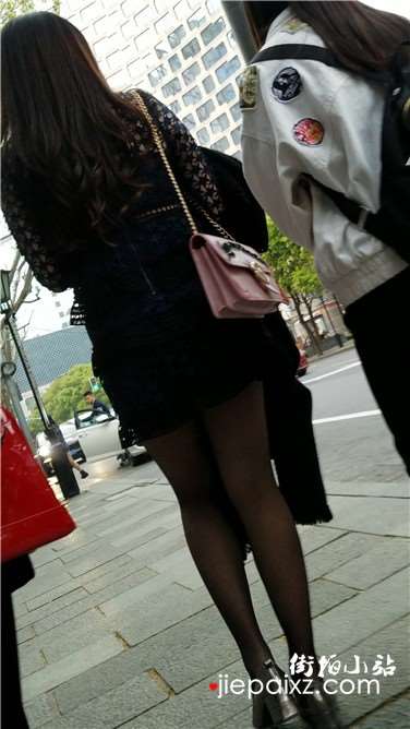 4K超清，极品大长腿黑丝高跟气质美女