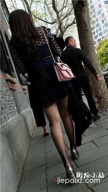 4K超清，极品大长腿黑丝高跟气质美女