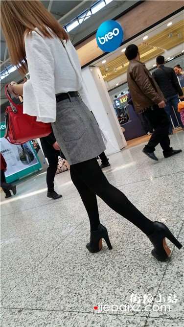 4k超清，跟拍超极品高跟鞋黑丝性感好身材女神