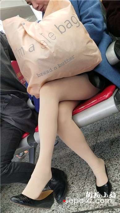 4k-少妇挑选，难受了对面的人