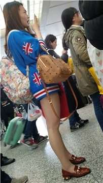 4k-准备上车的肉丝袜美女