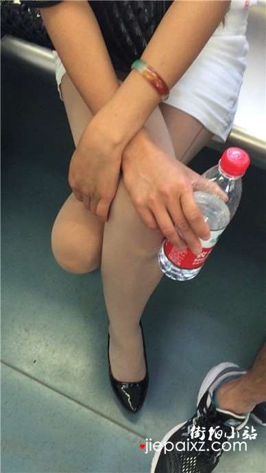 肉丝袜包臀裙美女