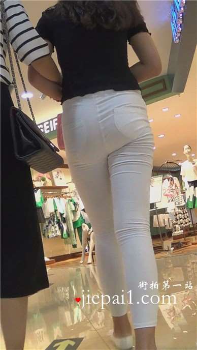 街拍白裤美臀性感美女跟闺蜜逛商场 [1.33 GB]