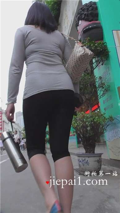 街拍肥美紧身裤SF [716 MB]
