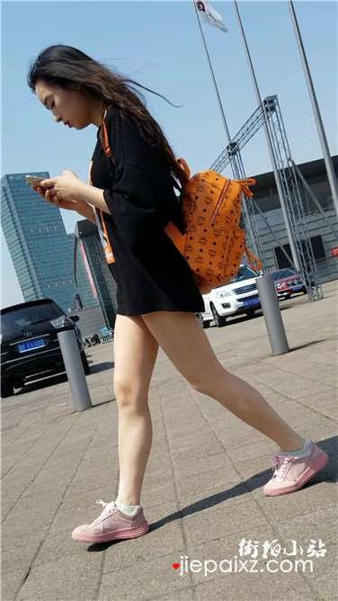 4k超清，街拍超清纯小清新玉腿美眉