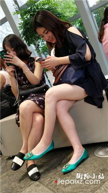 4k超清，微笑超甜美的美腿气质美女