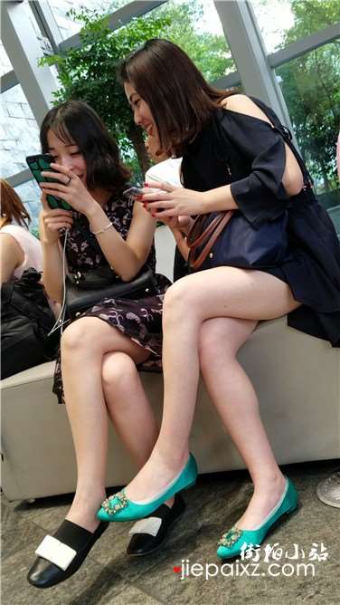 4k超清，微笑超甜美的美腿气质美女