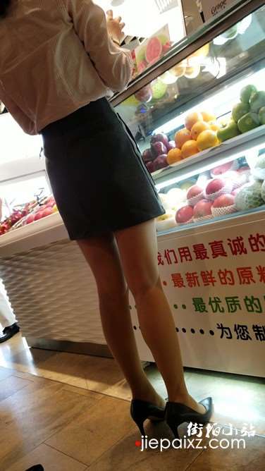 4k超清，街拍极品大长腿高跟鞋气质漂亮美女