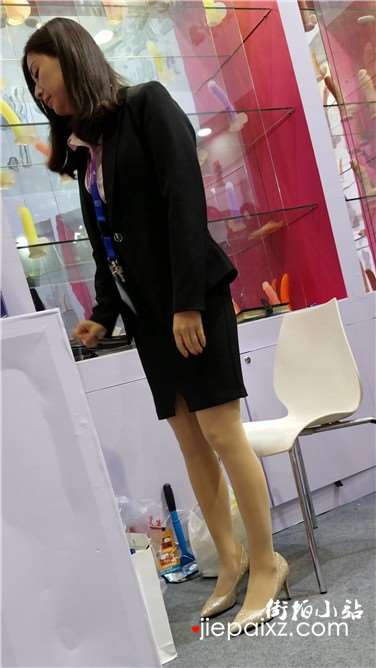 4k超清，高跟鞋肉丝袜美腿OL制服成熟美女