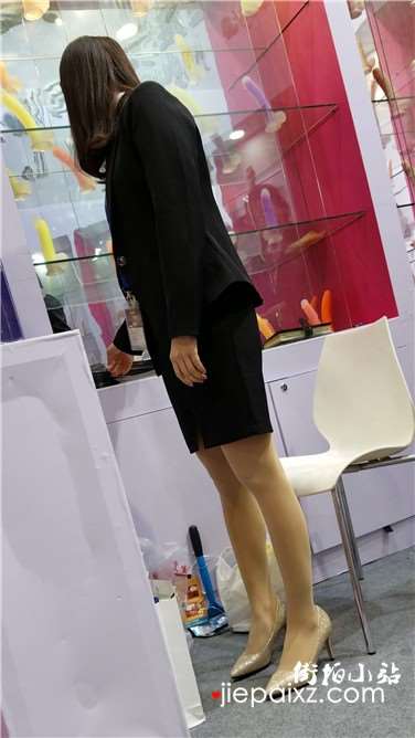 4k超清，高跟鞋肉丝袜美腿OL制服成熟美女