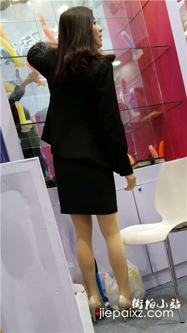 4k超清，高跟鞋肉丝袜美腿OL制服成熟美女