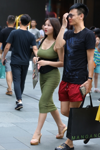 性感迷人，蜂腰翘臀