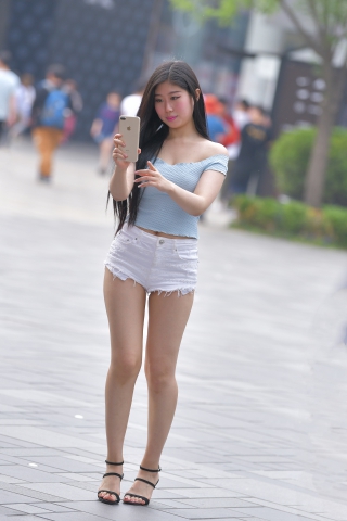 身材丰满性感美女