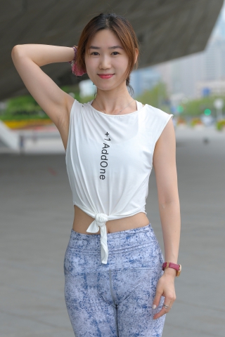 气质淡雅美女