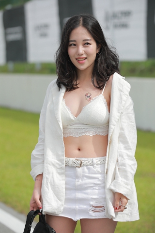 面容姣好的女孩 看着就是一种享受