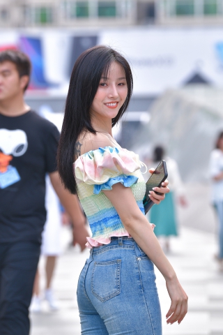 甜美紧牛小姐姐