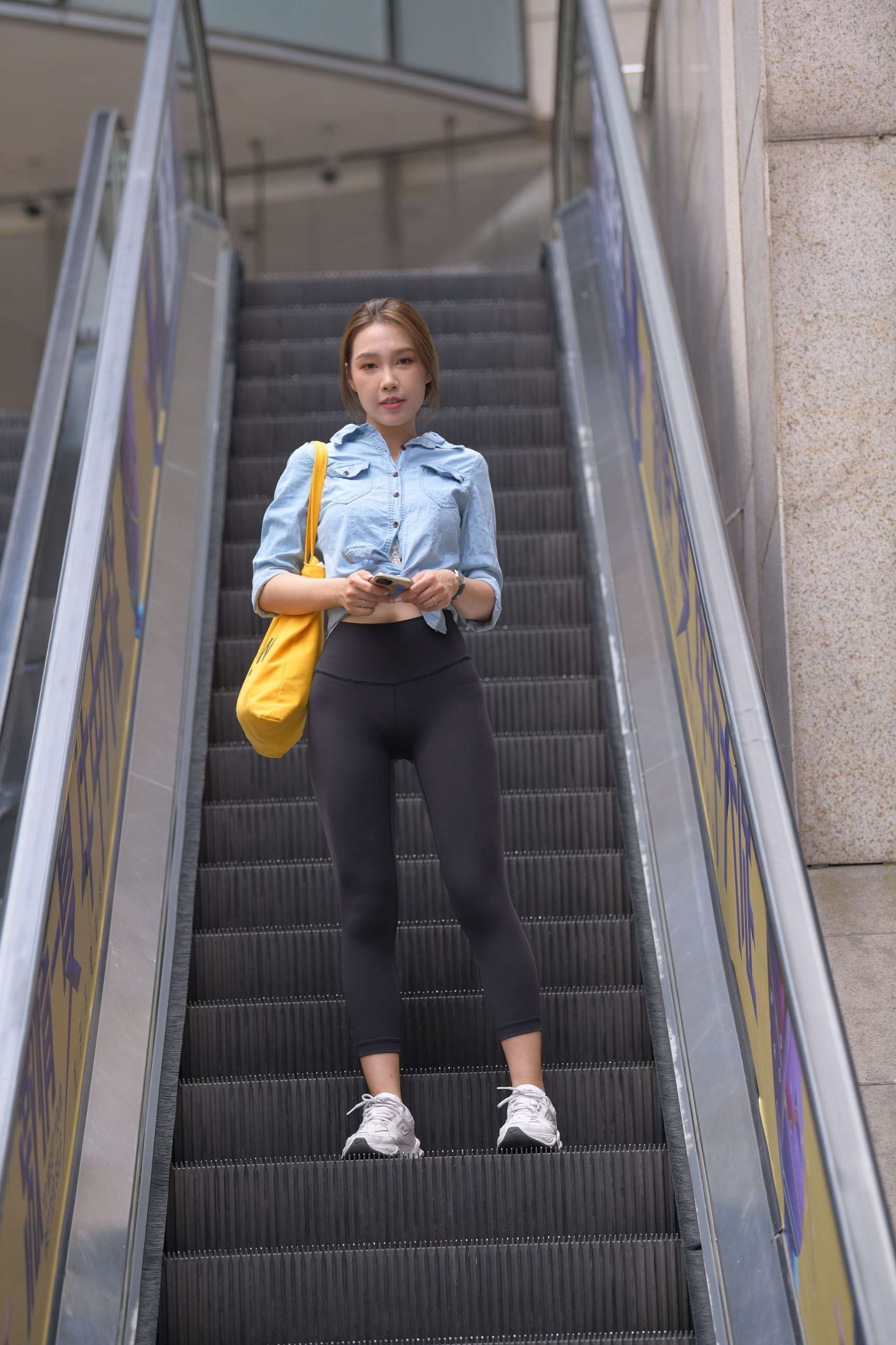 691黑色瑜伽裤青春女孩