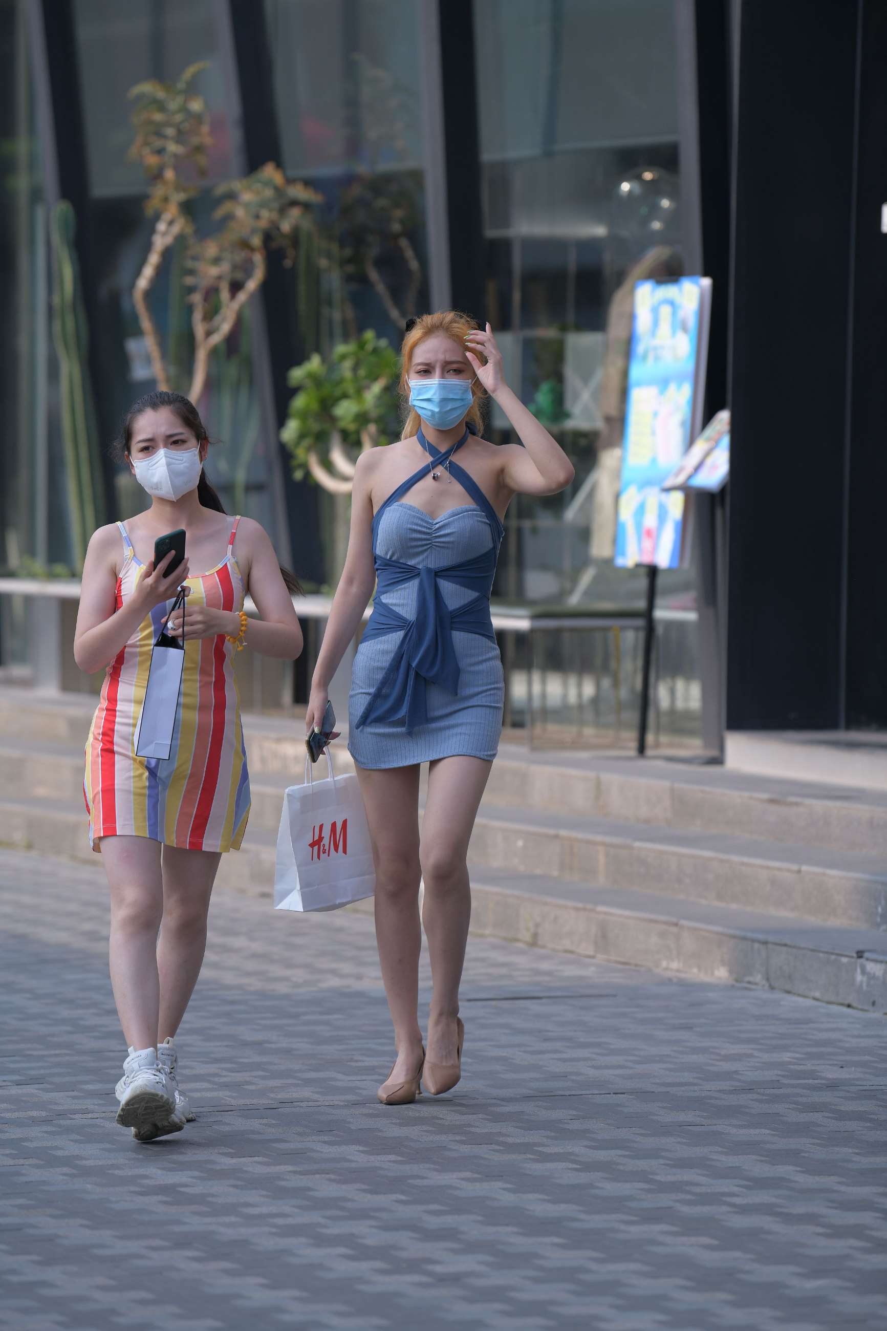 J93短裙少妇