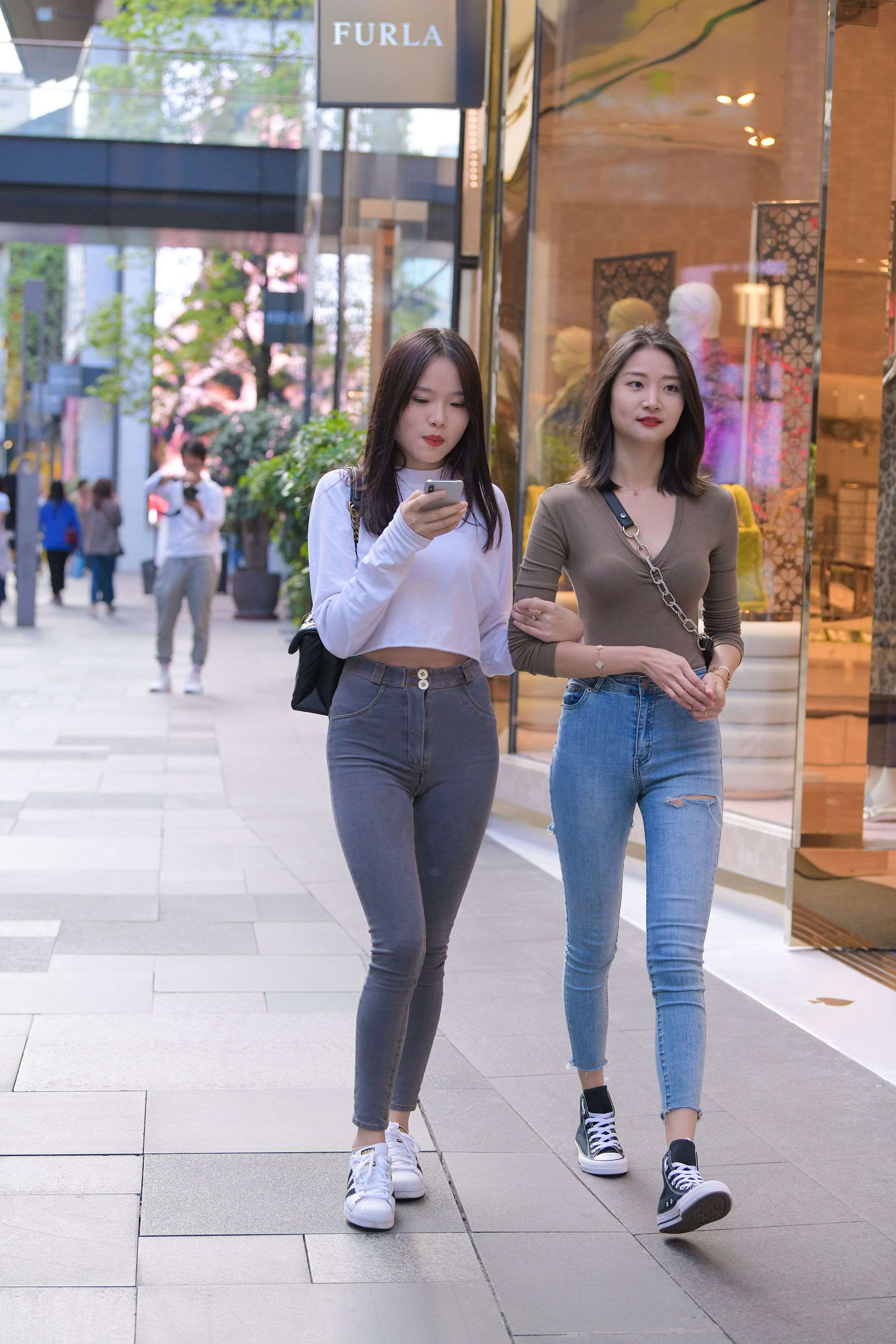 J83紧身牛仔