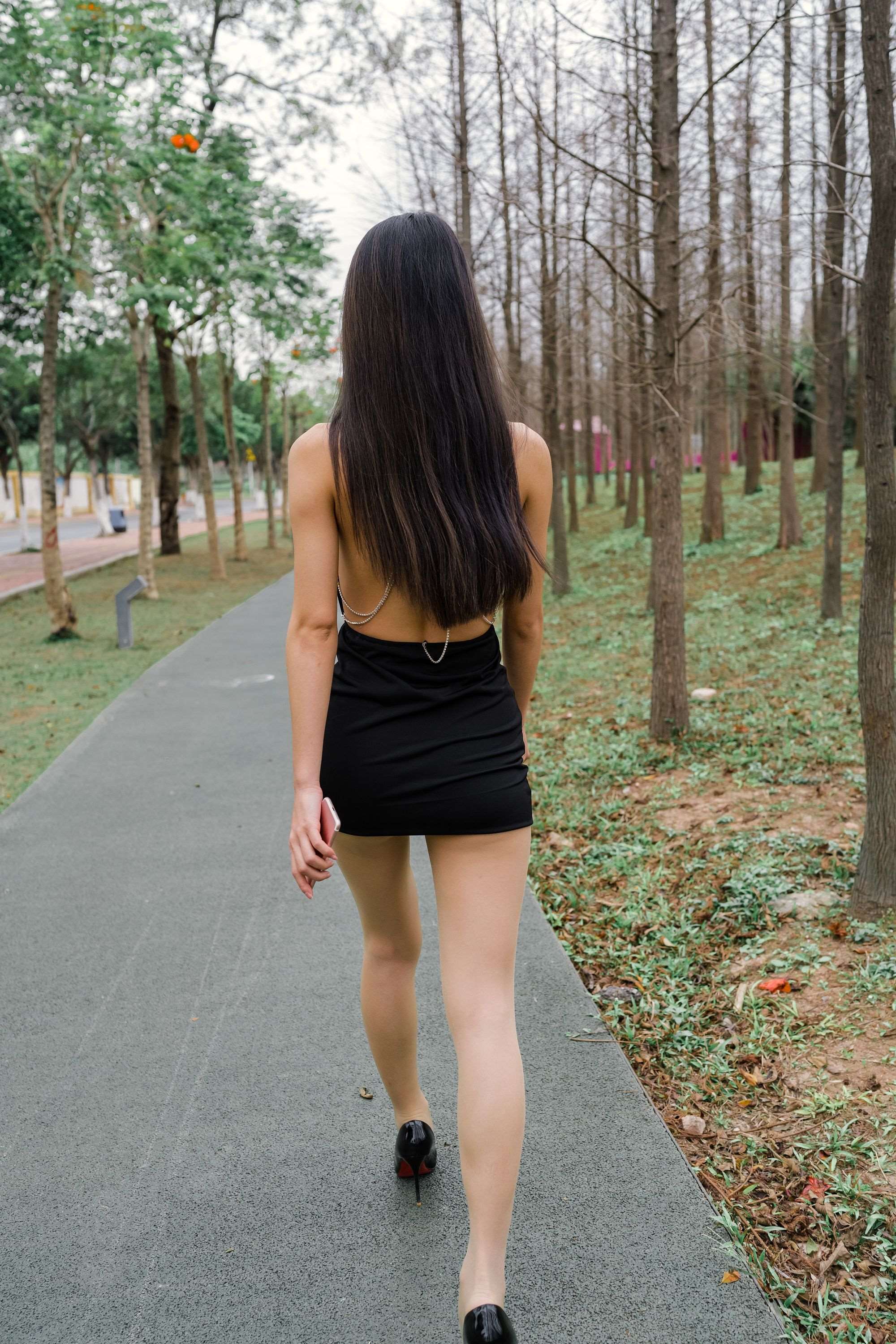 F59下班逛公园的小猪猪美女却被同事作弄351G