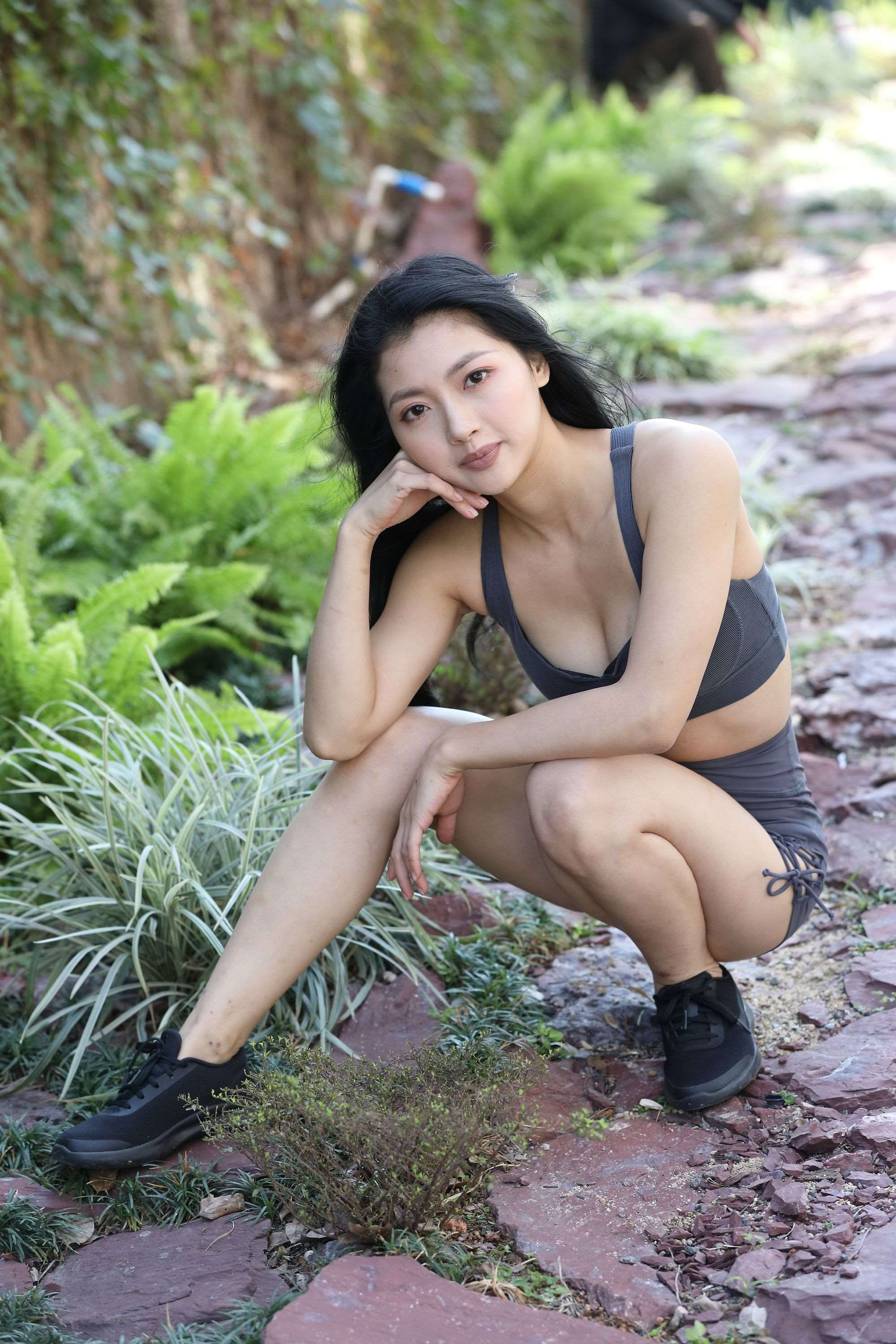 F172紧身美女586G
