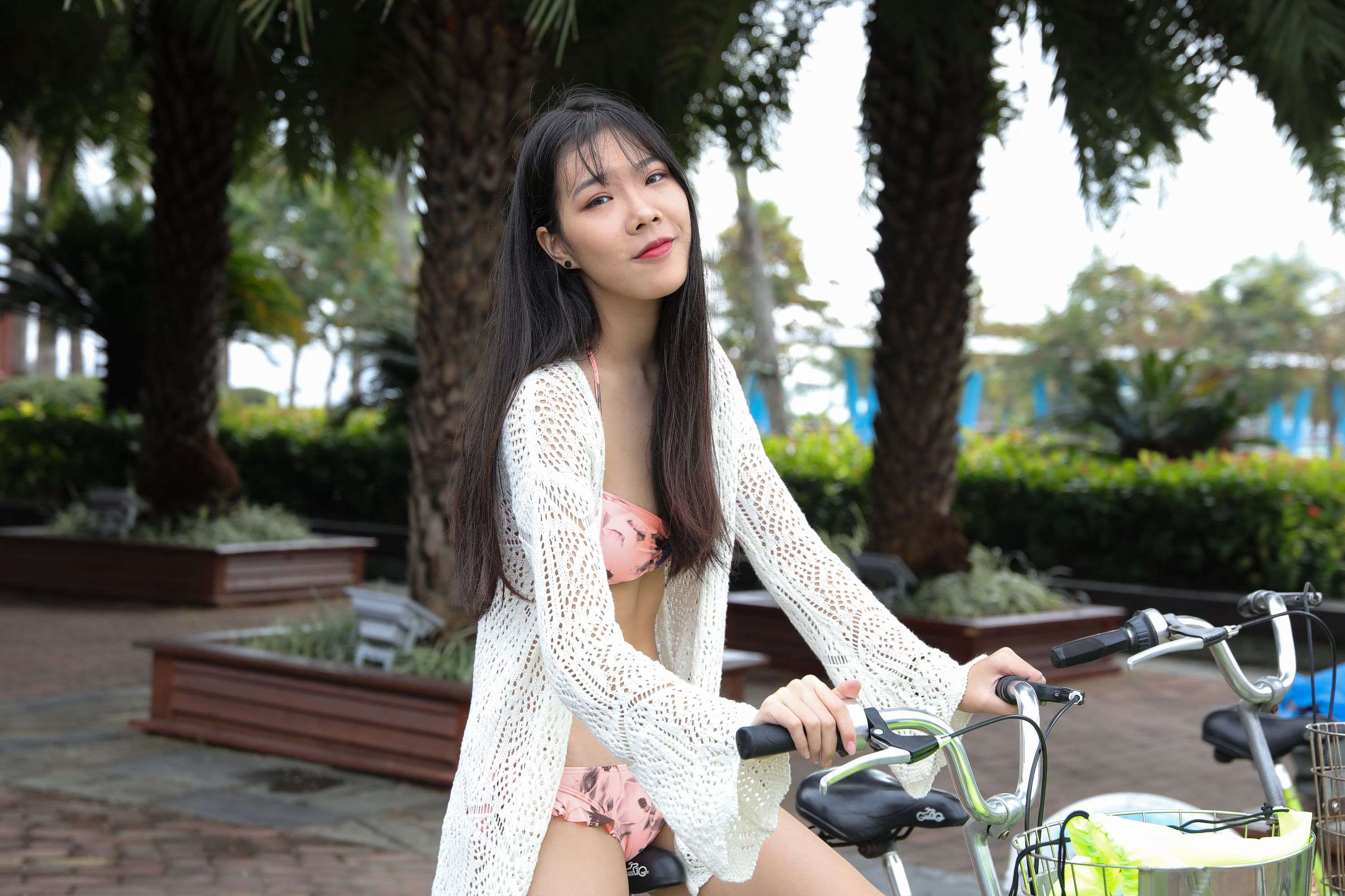 P244海边沙滩比基尼妹子