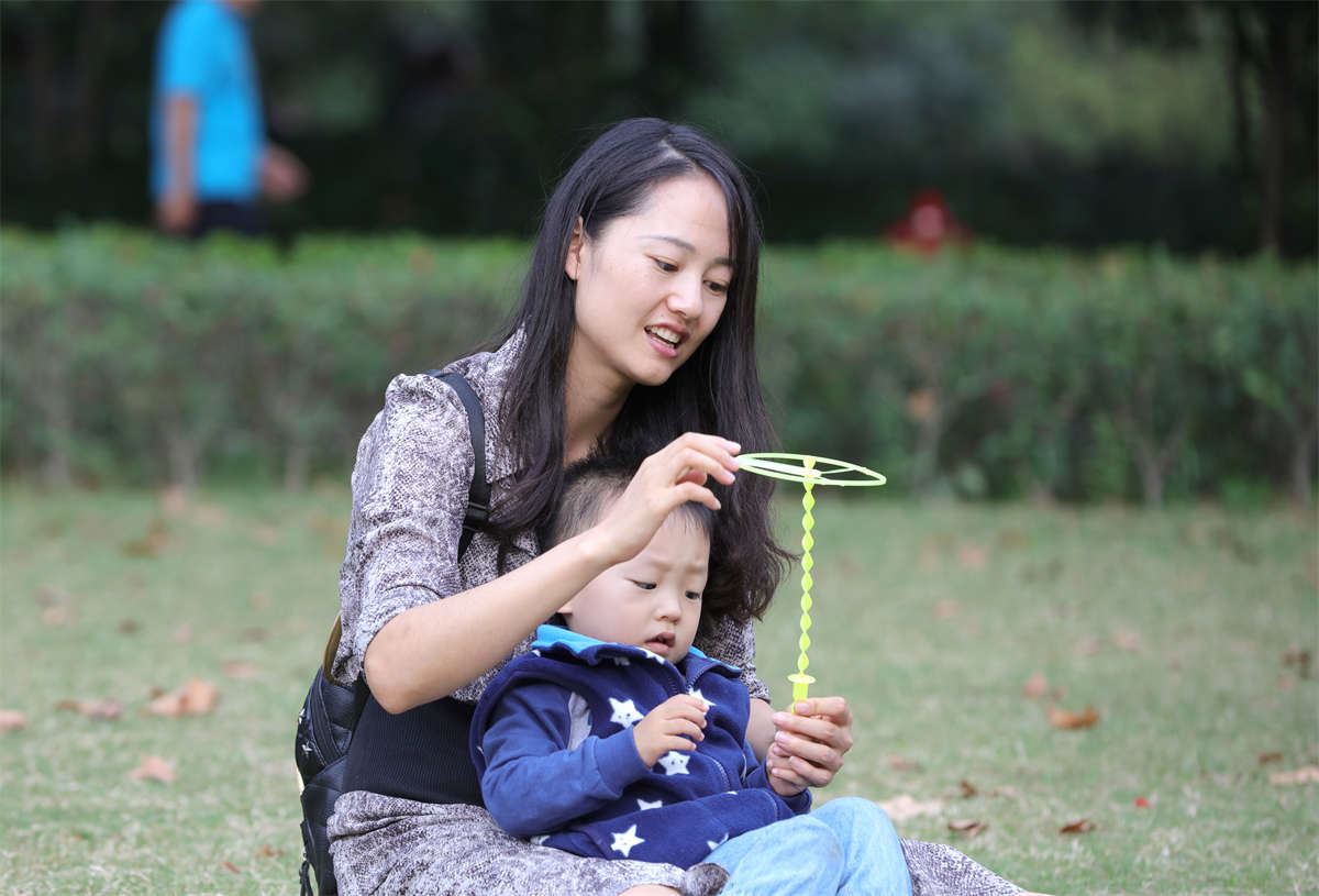 No804 甜美少妇的豹纹人字拖