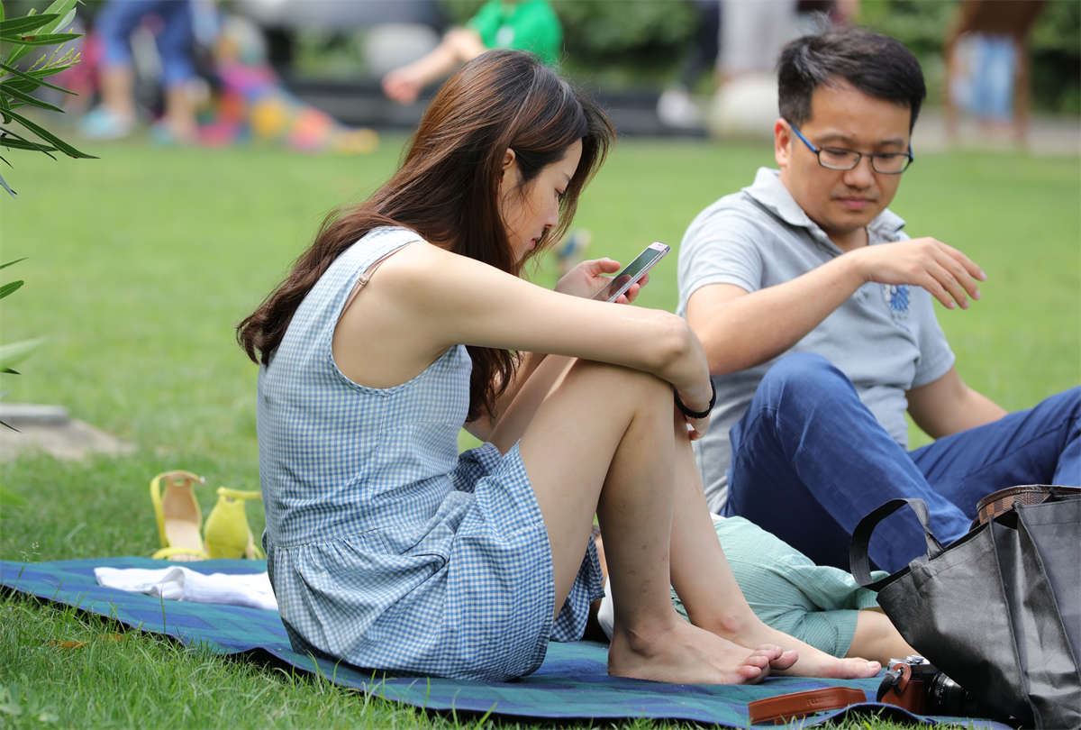 No815 若不是孩子的出现，我会以为是哪个校园中的女神