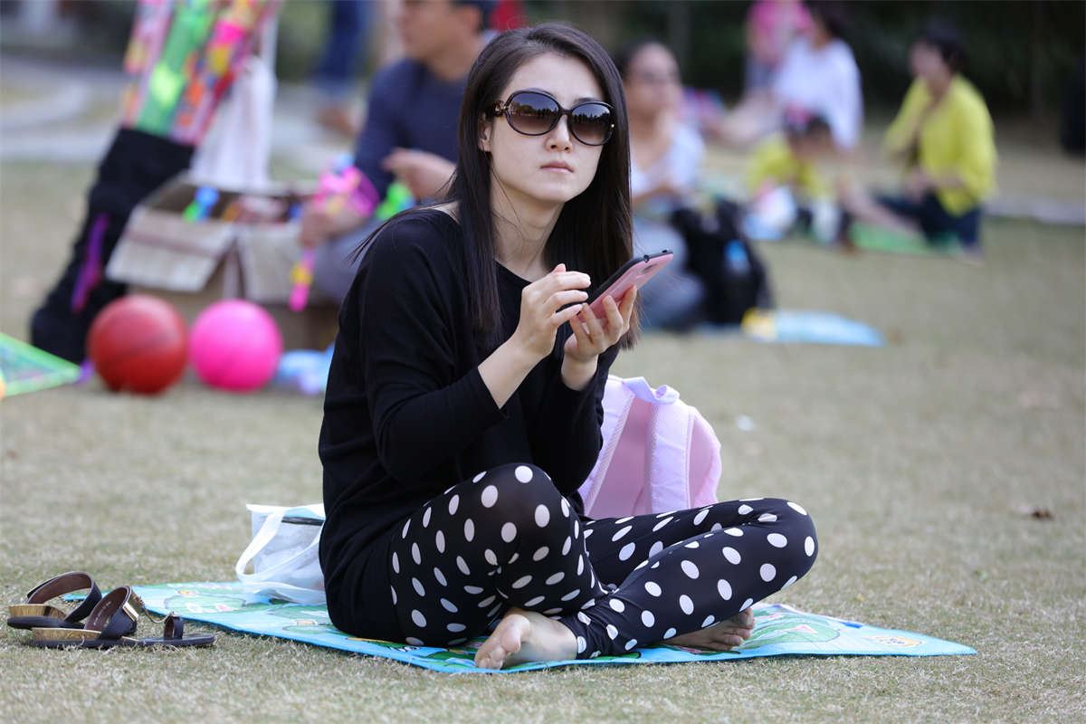 No766 气质型美少妇，不管素颜还是墨镜都很带味