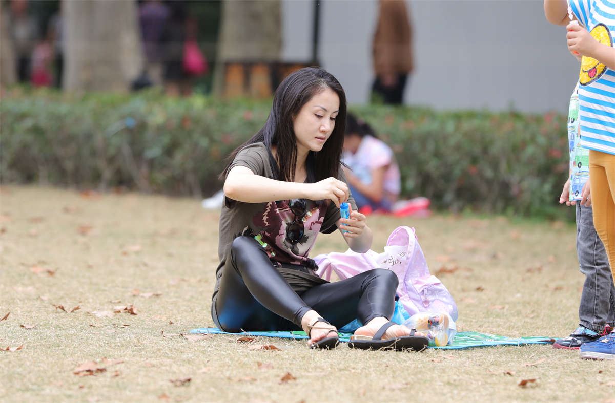 No766 气质型美少妇，不管素颜还是墨镜都很带味