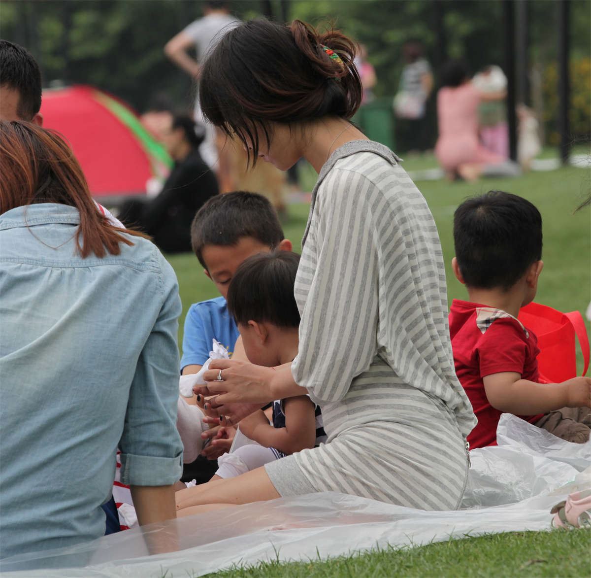 No886 恬静少妇足底细嫩无瑕