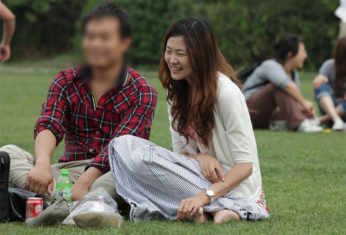 No929 年终大戏不能惜力：美女秀足，无挡超薄长丝倾情展示 二