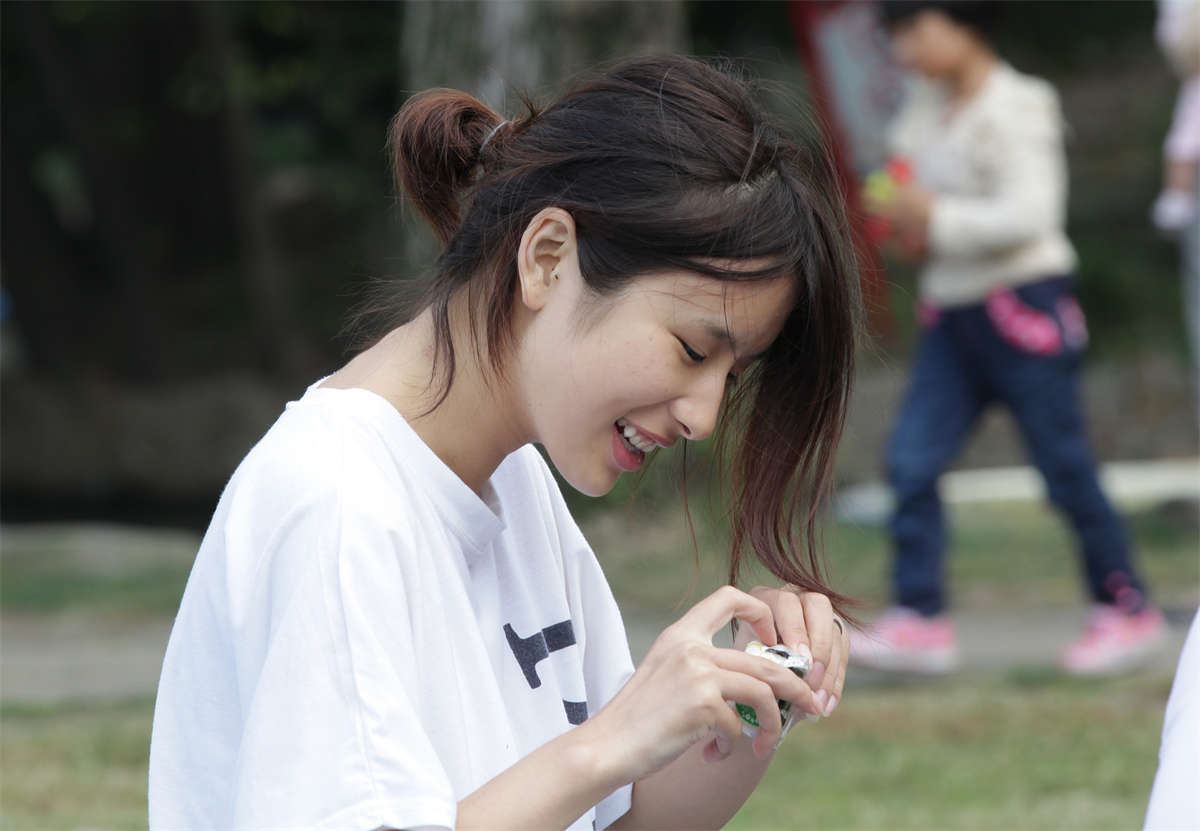 No939 美女出现，脚底脚面都让你看清