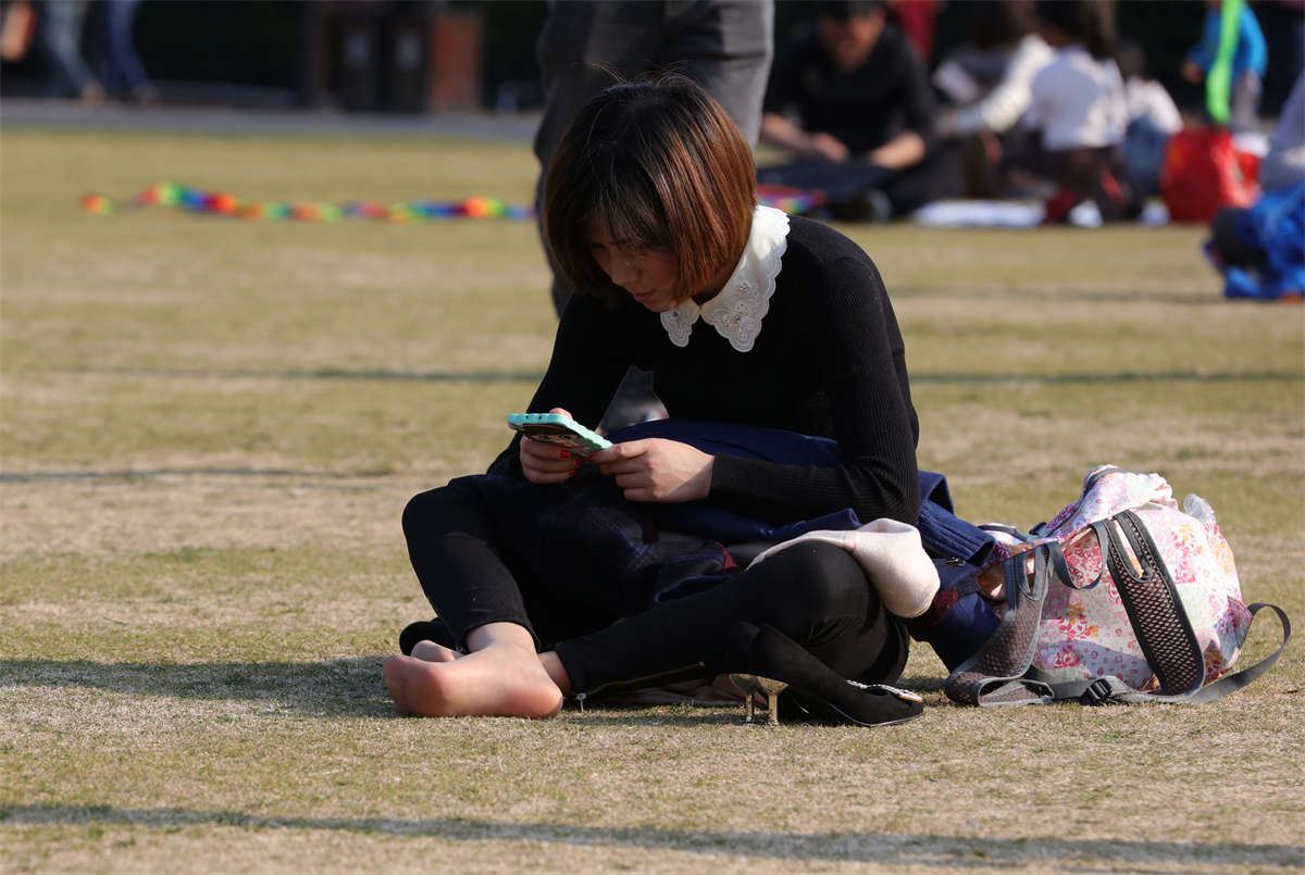 No657 大眼水灵少妇一双超透短肉丝逆袭少女情怀 第2套