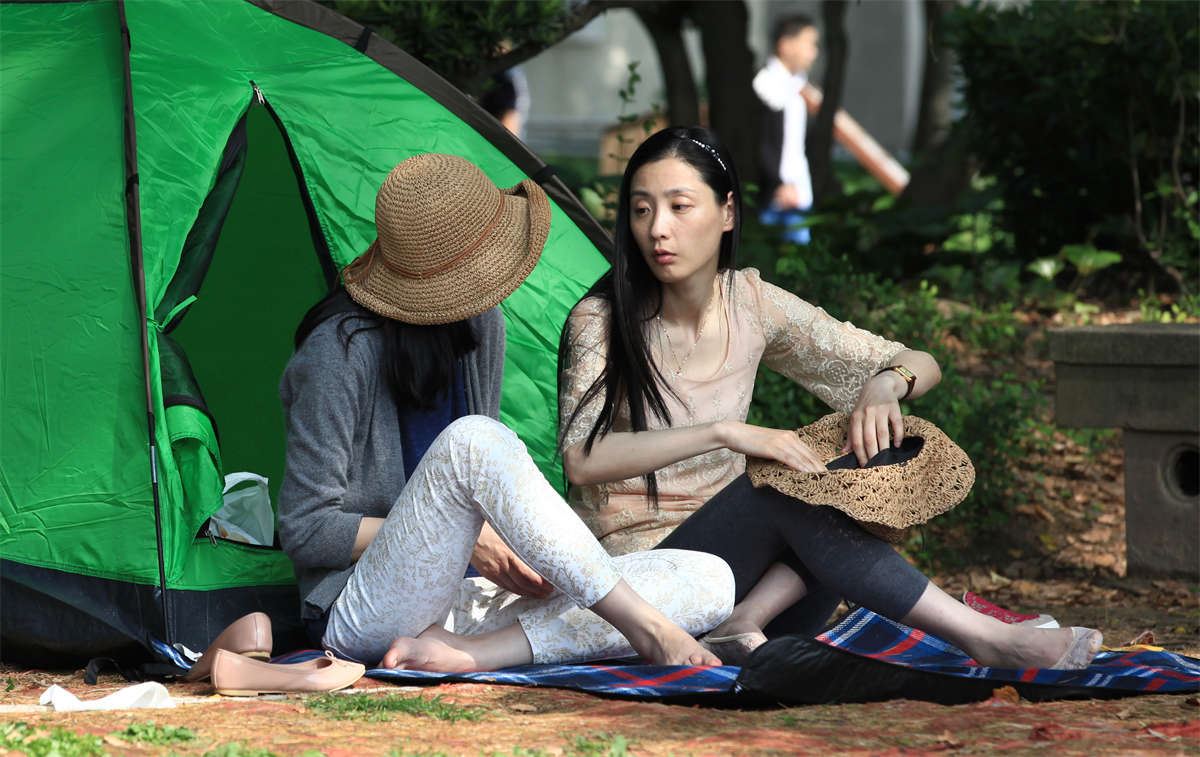 No995 女人的气质，上看帽，下看脚，这位少妇齐全了 第2套