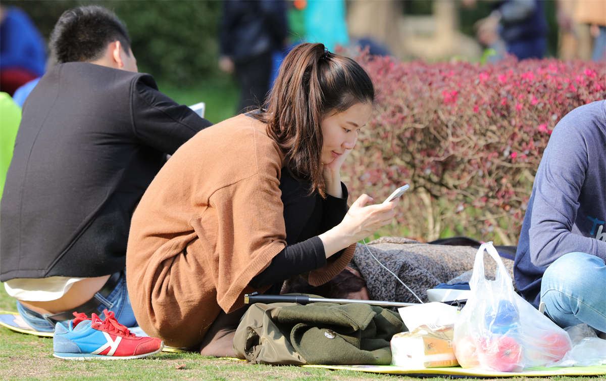 No1002 好不容易出现的漂亮少妇黑丝，这姿势实在难下手