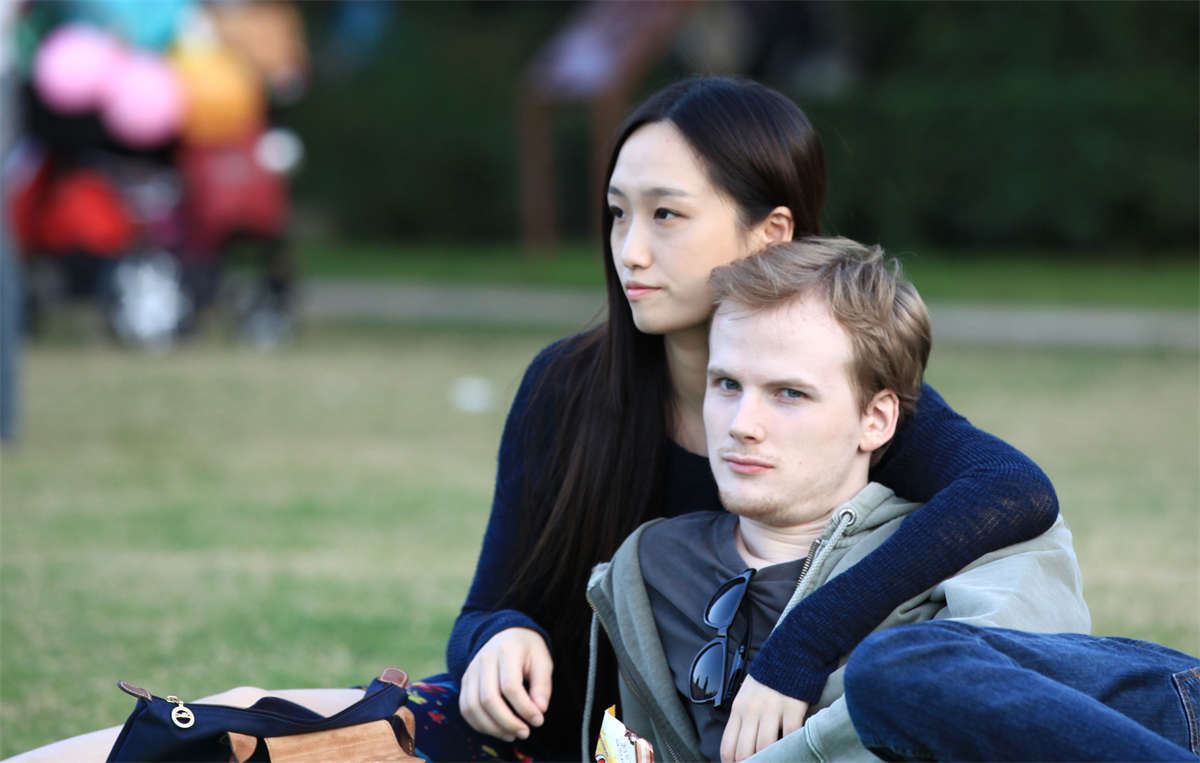 No640 一年未见的白晰美女，果然人更性感，足更妖艳了 第1套