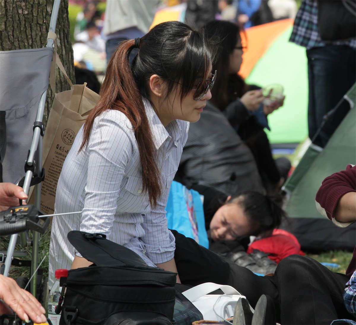 No452 漂亮少妇的灰丝船袜