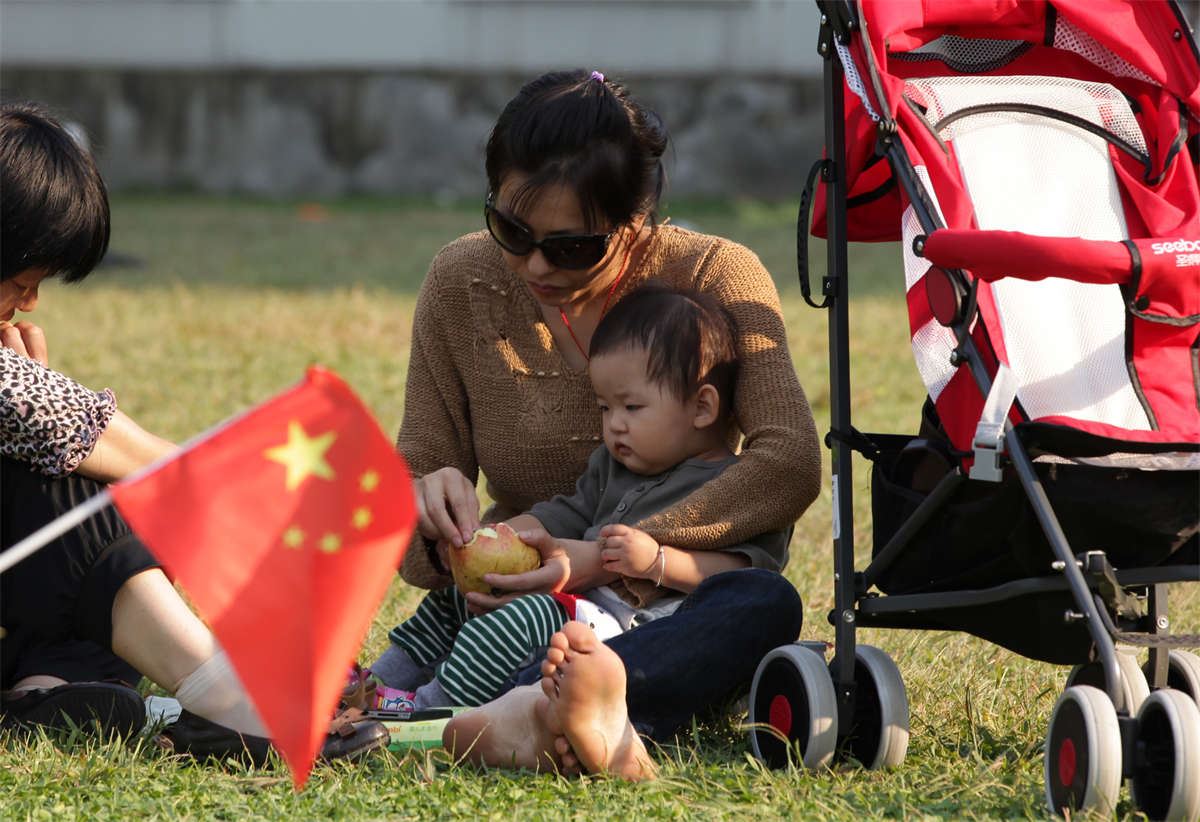 No436 年轻墨镜少妇的诱惑足底