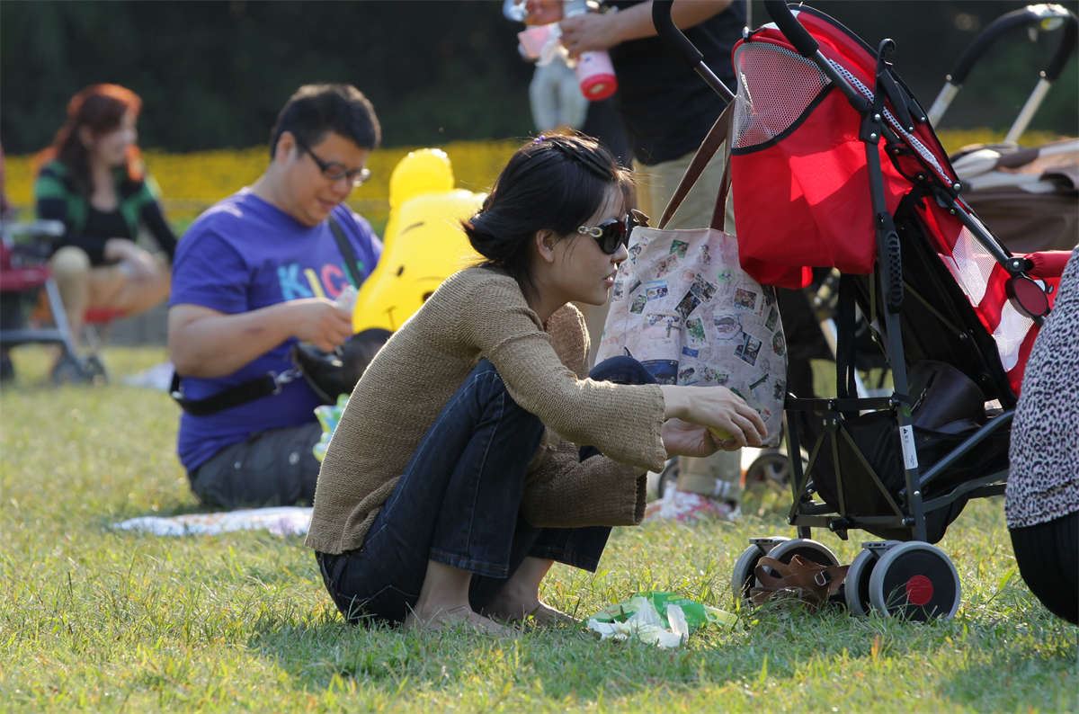 No436 年轻墨镜少妇的诱惑足底