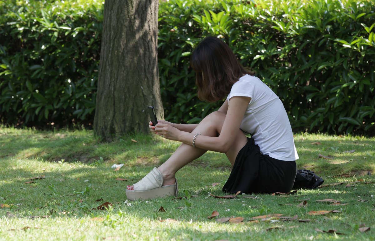 No408 离美脚露出真的只差一步