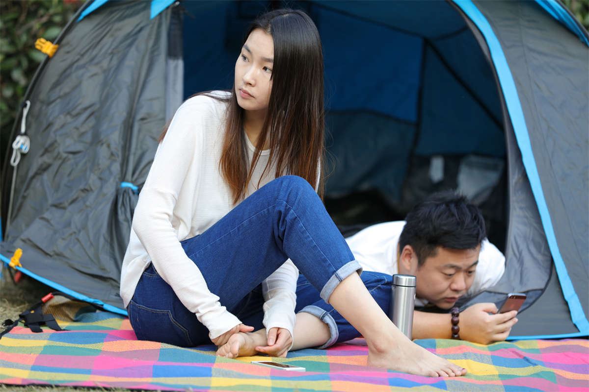 No1212 清纯女神露出一双白璧无瑕般精致的长趾玉足